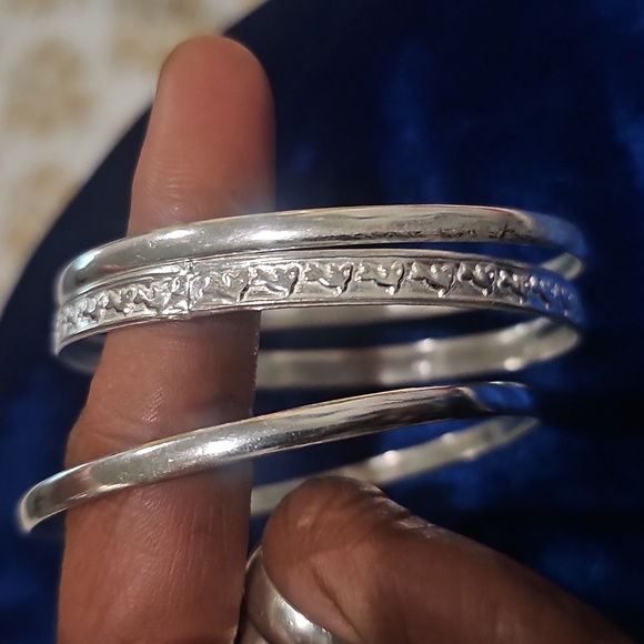 Elegant Sterling Silver Bangle Bracelets Set Of Three, (New), Ladies Size 8 - Picture 2 of 8
